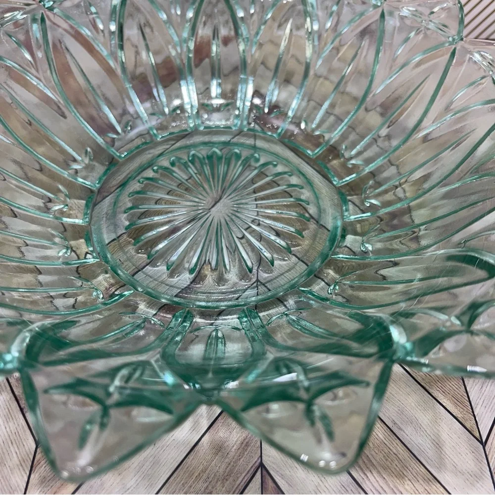 Vintage Federal Glass Bowl Starburst Carnival Blue/Green Petal Cross‎ 10.25